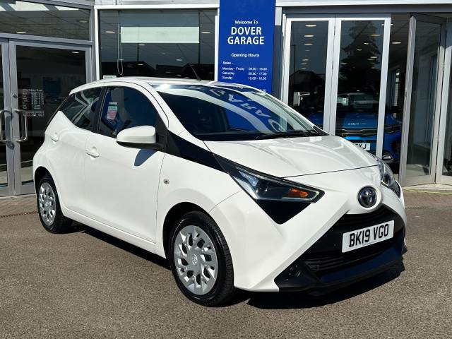 Toyota Aygo 1.0 VVT-i X-Play 5dr Hatchback Petrol White