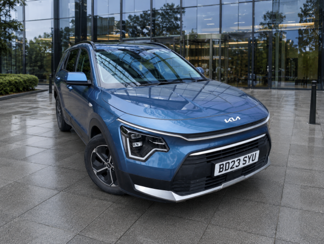 Kia Niro 1.6 GDi Hybrid 2 5dr DCT Estate Petrol / Electric Hybrid Mineral Blue