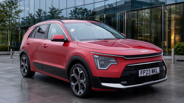 Kia Niro 1.6 GDi Hybrid 4 5dr DCT Estate Petrol / Electric Hybrid Runway Red